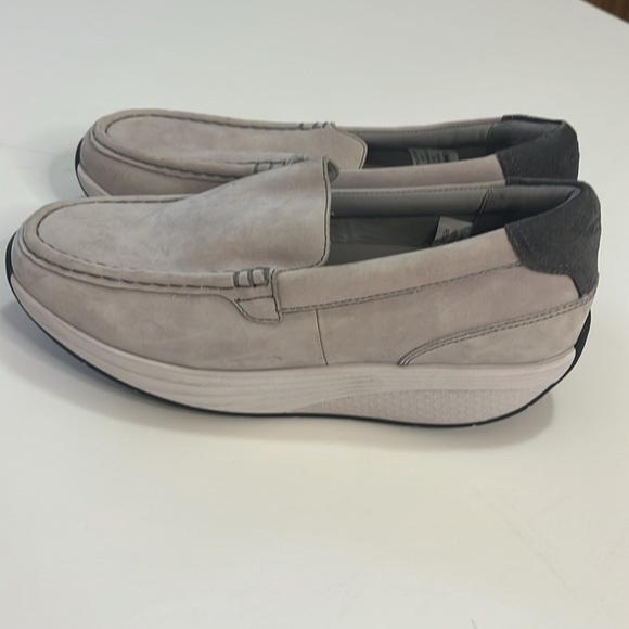MBT Sneakers, loafers, leather uppers gray US men’s size 8 in NWOT main image 6